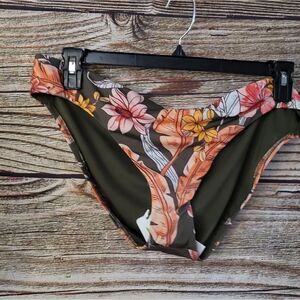 "Sanctuary " Woman's bikini Bottoms Size: XL fatigue green/ floral 85% ♻️ NWT